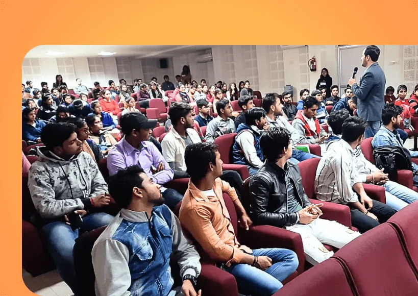 Advance College Image 4
